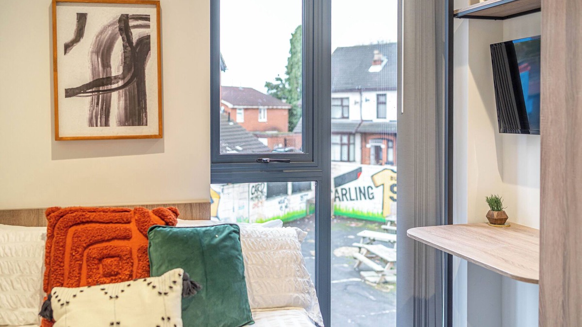 Wolverhampton Apartment | Three Modern Apartments Nr Molineux for Short, Long Stays