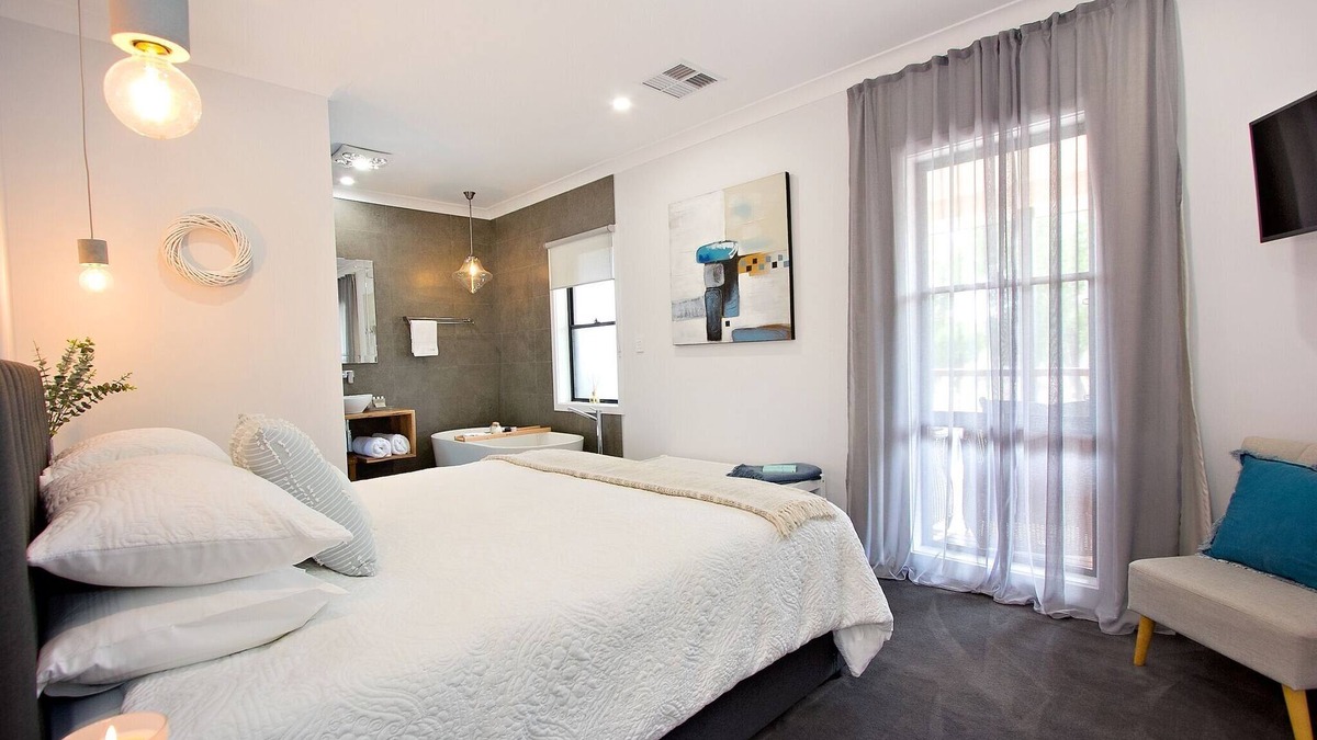 Greenock Bed & Breakfast | Three Night Stay