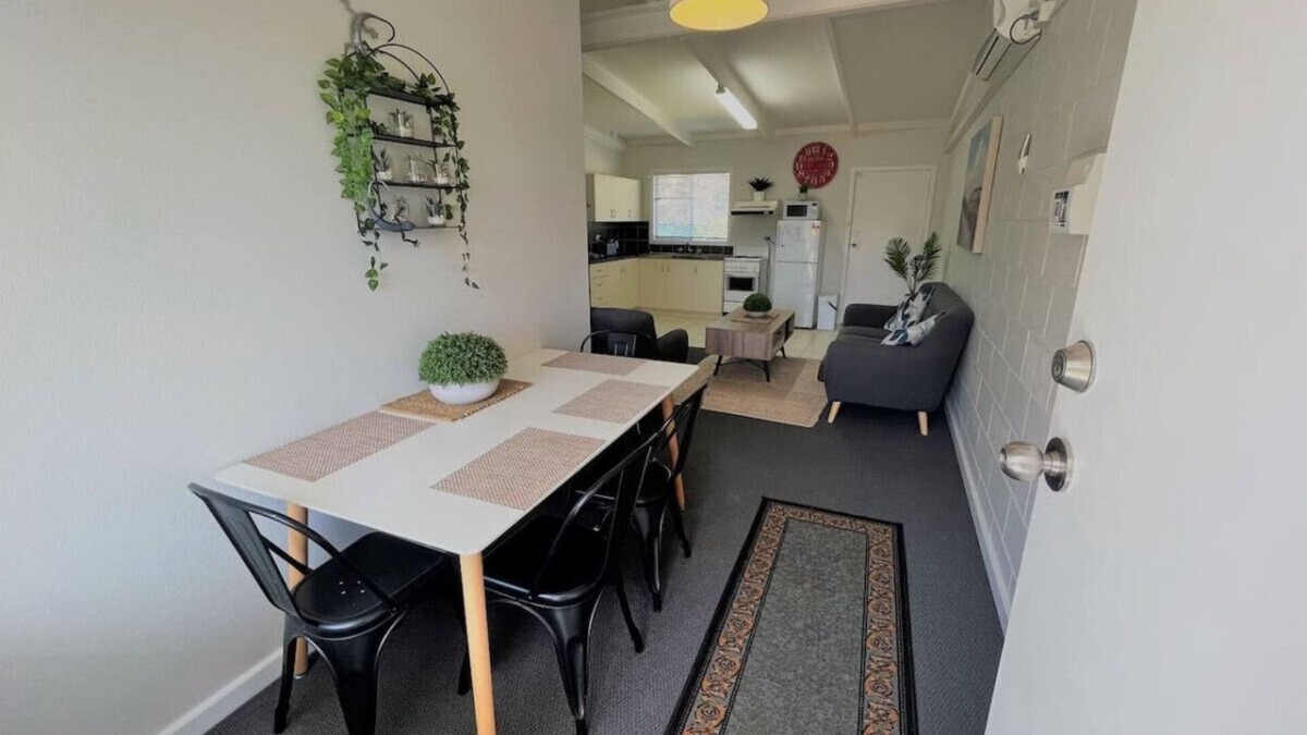 Castletown Apartment | Three Palms Apartments Unit 3