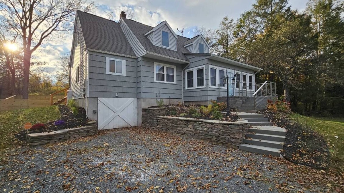 Beach Lake House | Three Pine Trees Cottage