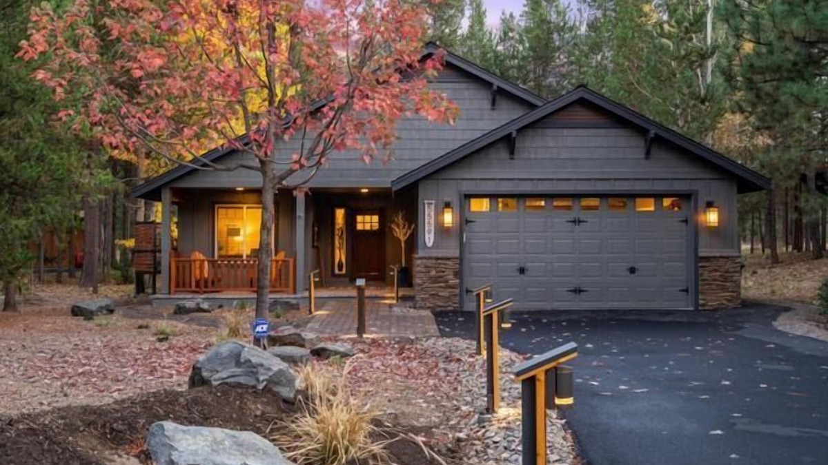 Three Rivers House | Three Rivers, River Meadows, Pool, Hot Tub, Pet-Friendly | Deschutes Riverhaus