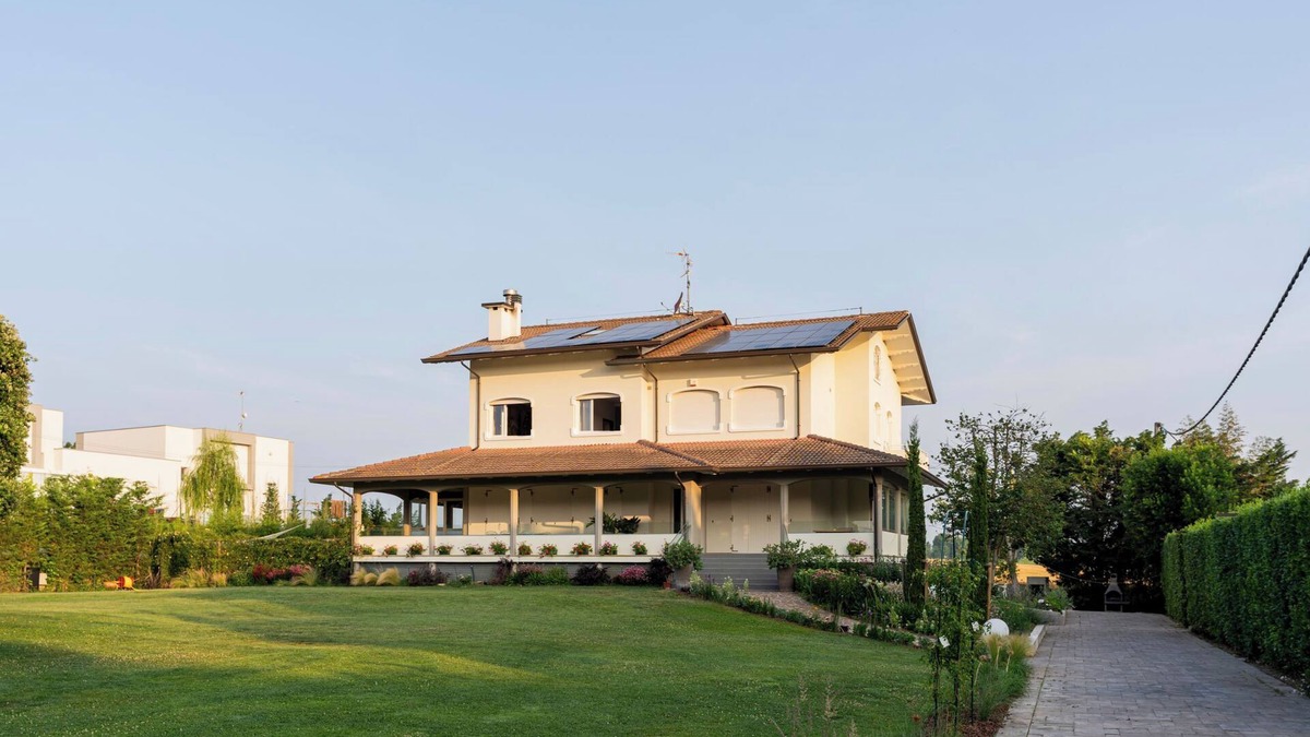Bordonchio Apartment | Three-room flat on the mezzanine floor (Marotta)