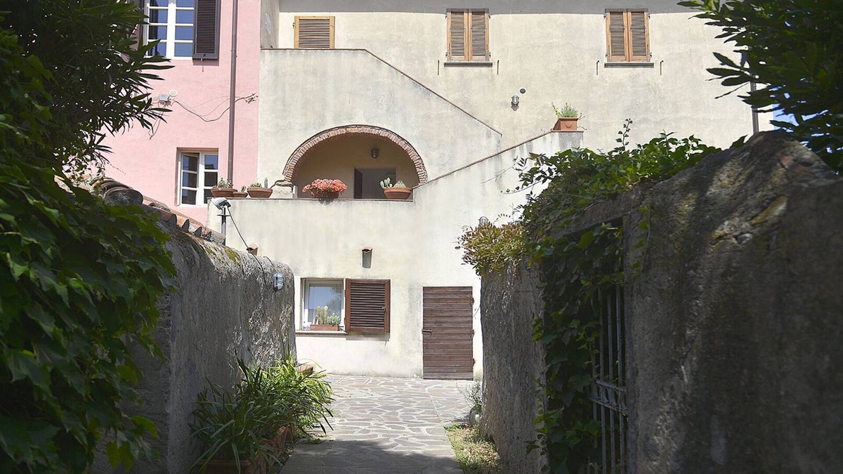 Marciana Marina Apartment | THREE-ROOM APARTMENT 6 FEATURES, IN QUIET AND RELAXING AREA.
