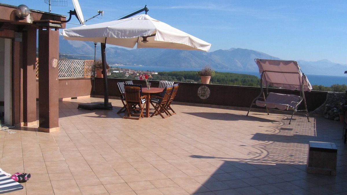 Santa Marina Apartment | three-room apartment of 70 sqm with terrace of 70 sqm