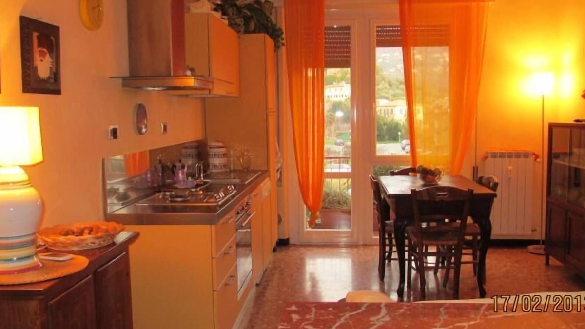 Rezza Apartment | THREE-ROOM APARTMENT La Formica Azzurra, terrace overlooking hills, yes pets, near center