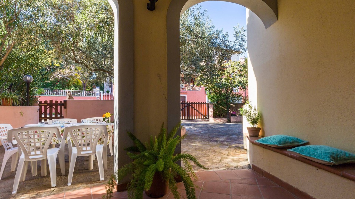 Agrustos House | Three-room apartment with large garden