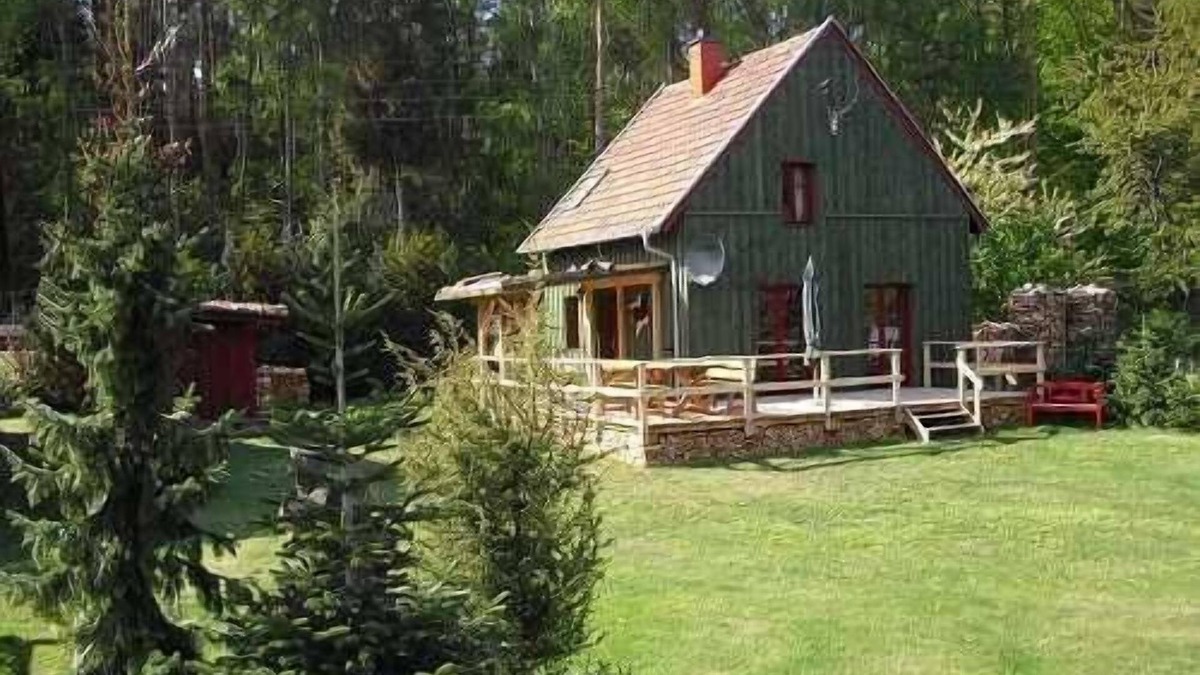 Krakow am See House | Three-room holiday home - Ferienhaus Forsthaus