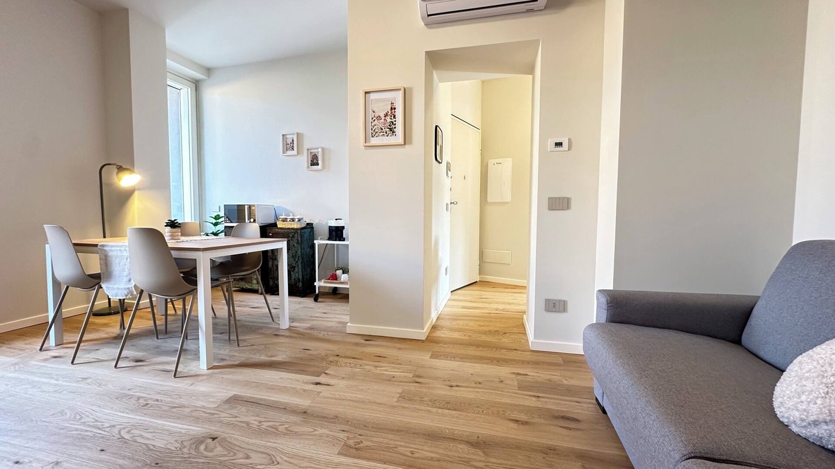 Cremona Apartment | Three-room World Map, Free Parking (2 bedrooms)