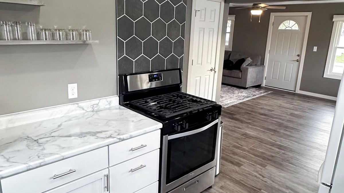 Elm Creek House | Three Sisters' Place