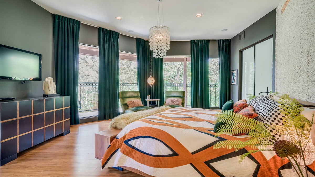 Cliff Over Lake Austin House | Three Story Contemporary in Central Austin