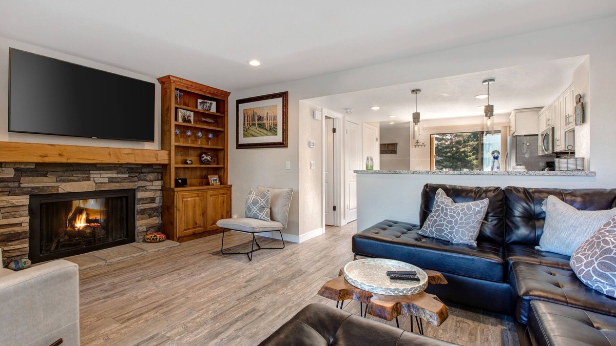 Park Meadows House | Three-story townhome with private hot tub, gas fireplace, decks