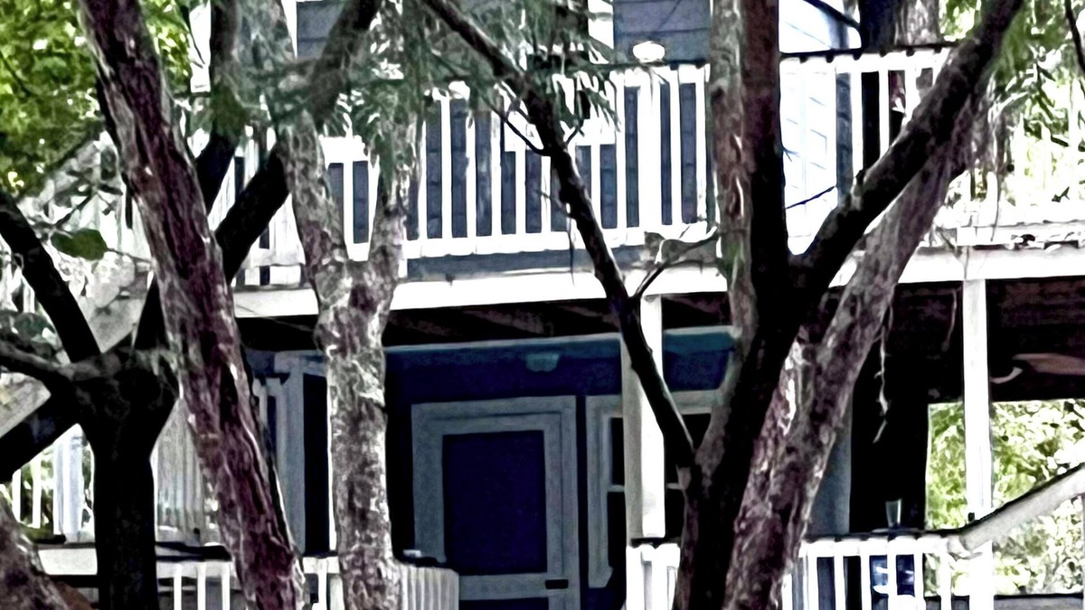 South Carolina Lowcountry Cottage | Three Story Treehouse Cottage Near Beach