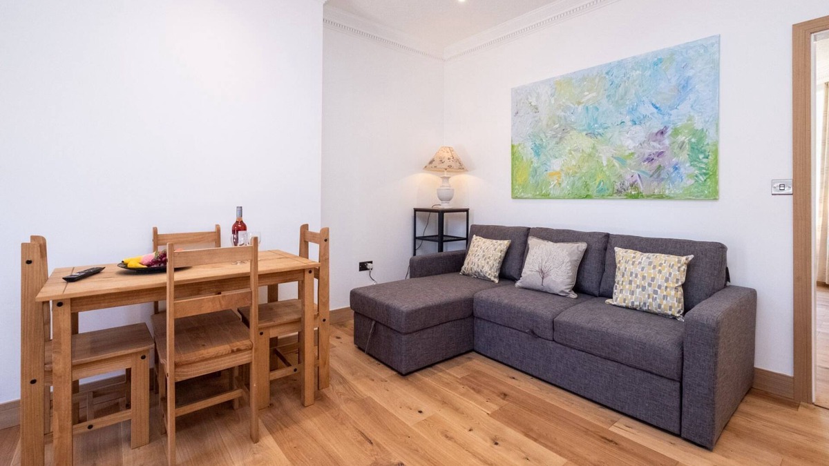 Pettistree Cottage | Three Tuns Apartments - Birch - sleeps 3 guests in 1 bedroom