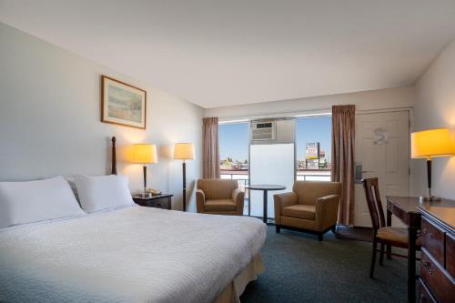 Regina Hotel | Thriftlodge by Wyndham Regina North