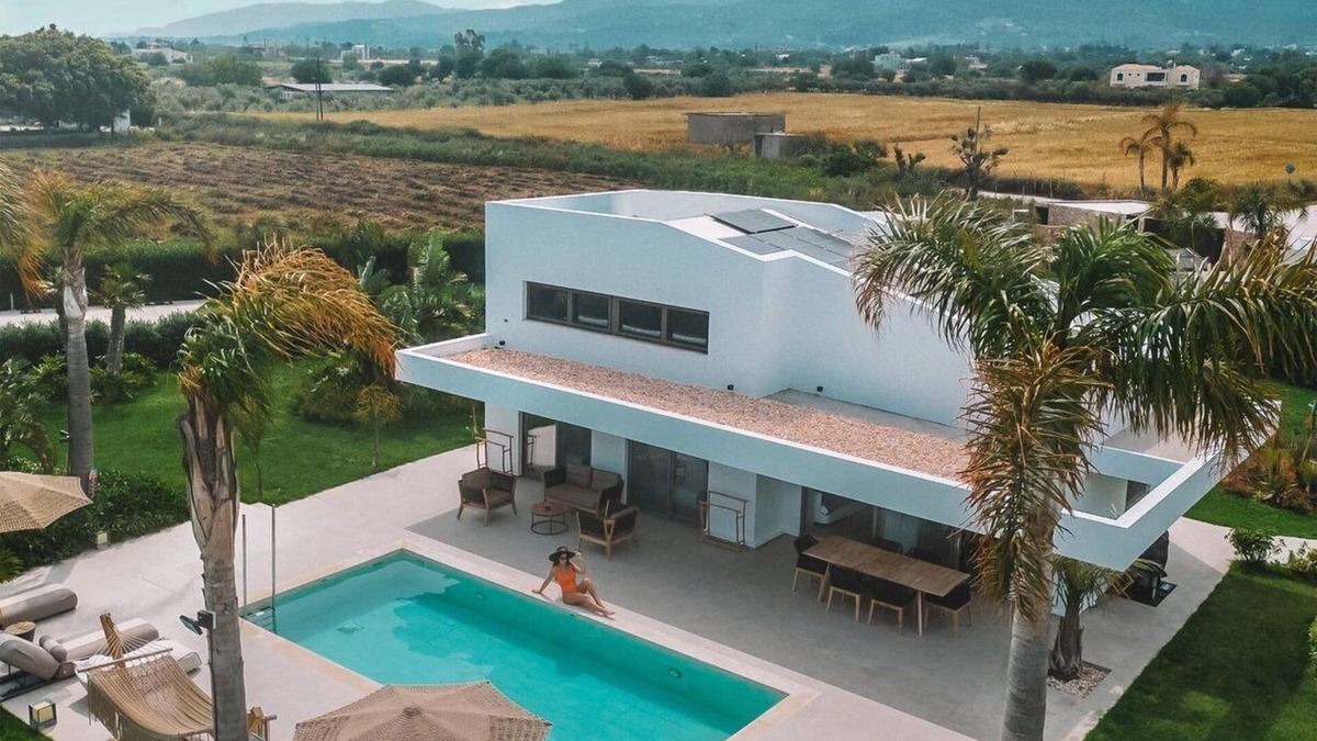 Tingaki Villa | Thrilling Kos Villa | Villa James-Sirius | 3 Bedrooms | Spacious Furnished Sun.