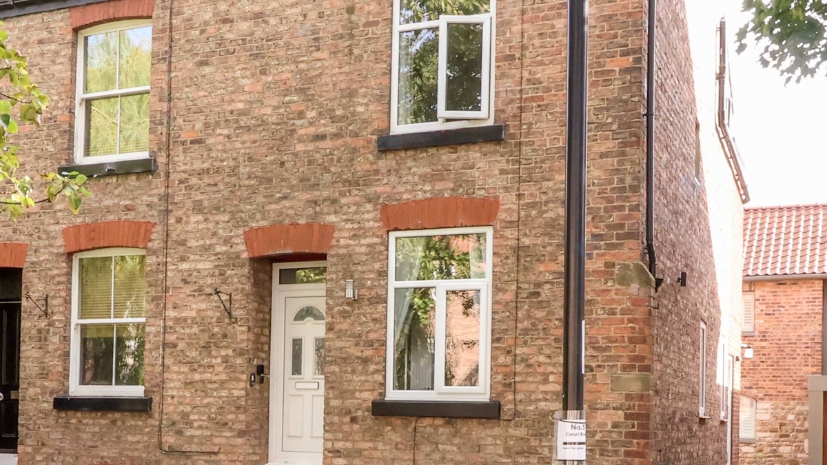 Ripon House | THROUGH THE LOOKING GLASS, pet friendly, with a garden in Ripon