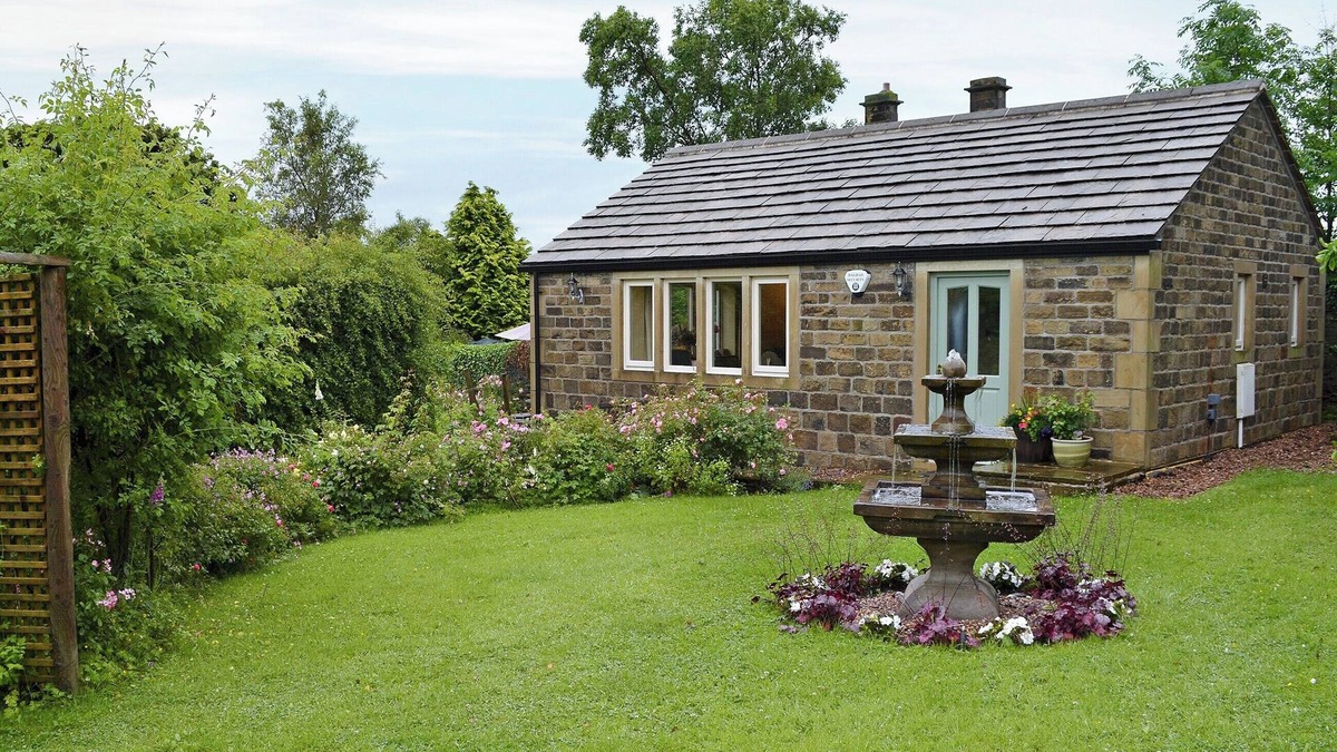Sowerby Bridge Cottage | Thurst House Farm Holiday Cottage
