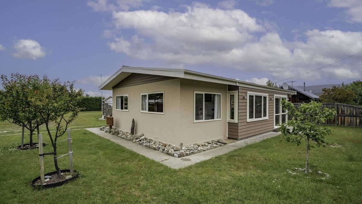 Clyde House | Thyme Away - Clyde Holiday Home