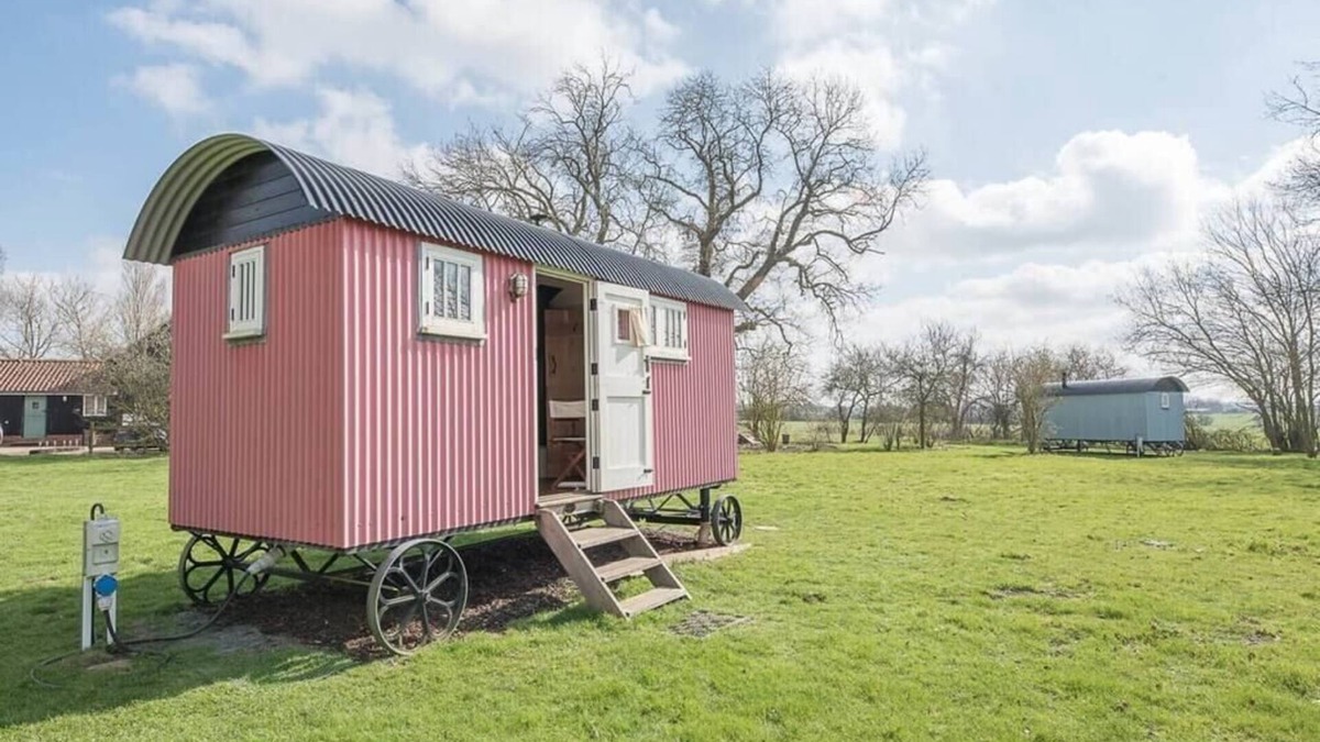 Framlingham Apartment | Thyme Shepherds Hut at Boundary Farm, Framlingham