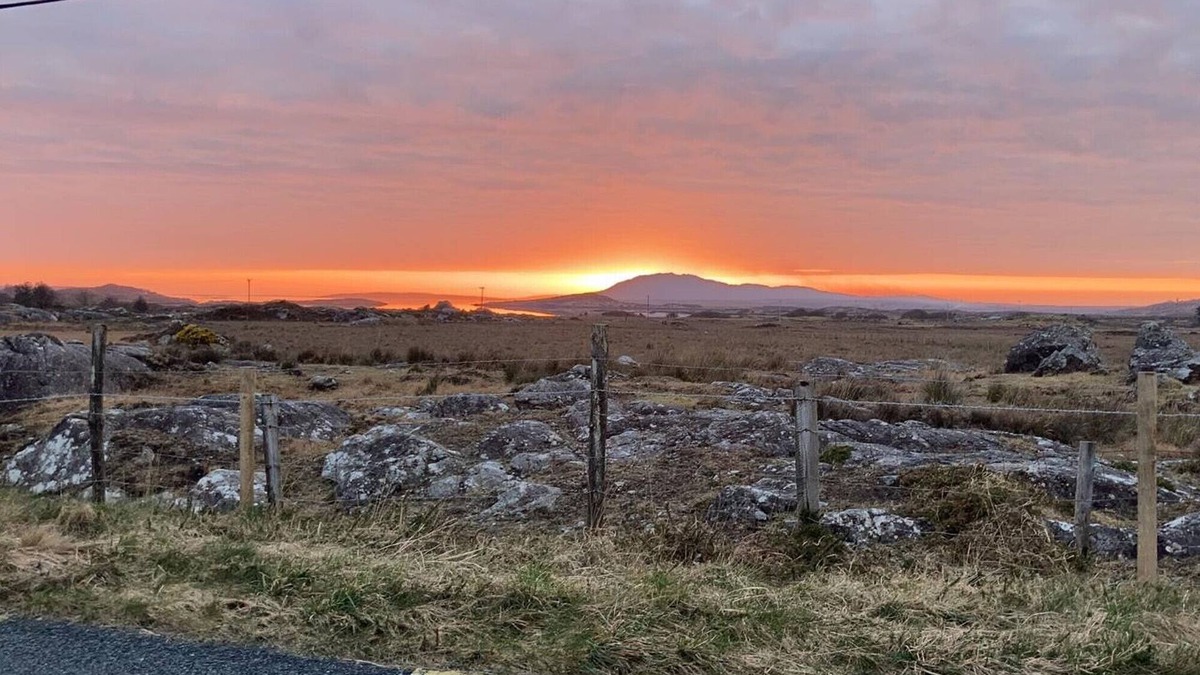 Connemara House | Ti Mhaggie Cottage