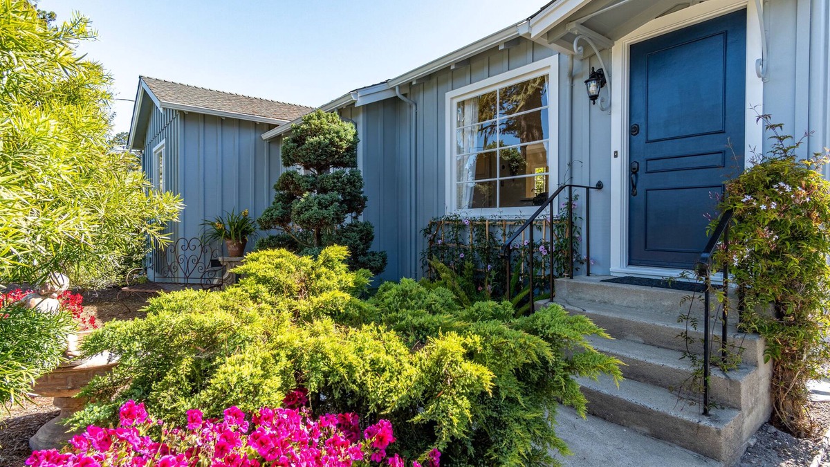 Northeast Carmel Cottage | Tick-Tock Cottage