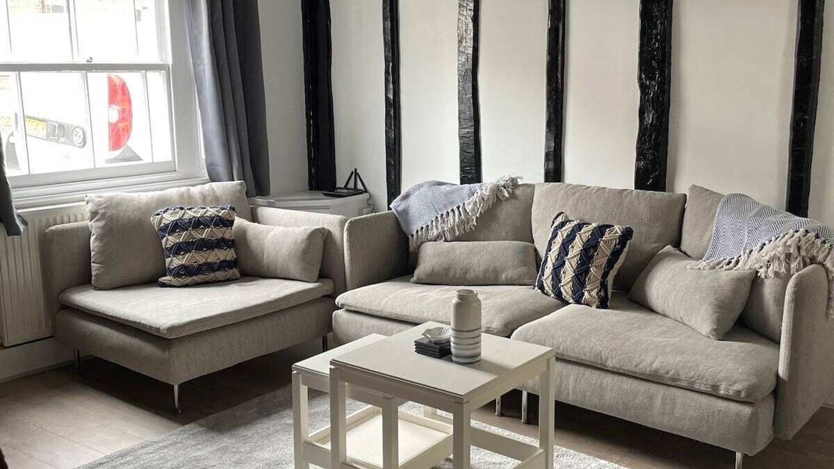 Harwich Cottage | Tidal Walk Cottage by the Sea