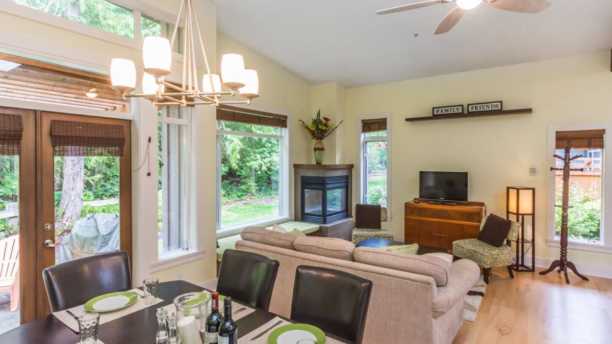 Regional District of Nanaimo Cabin | Tide's Reach Cabin: Forest Retreat Only Steps From Rathtrevor Beach