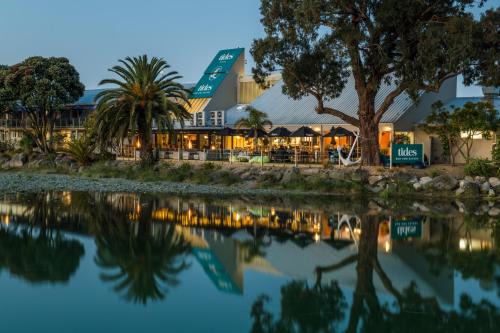Nelson Hotel | Tides Hotel