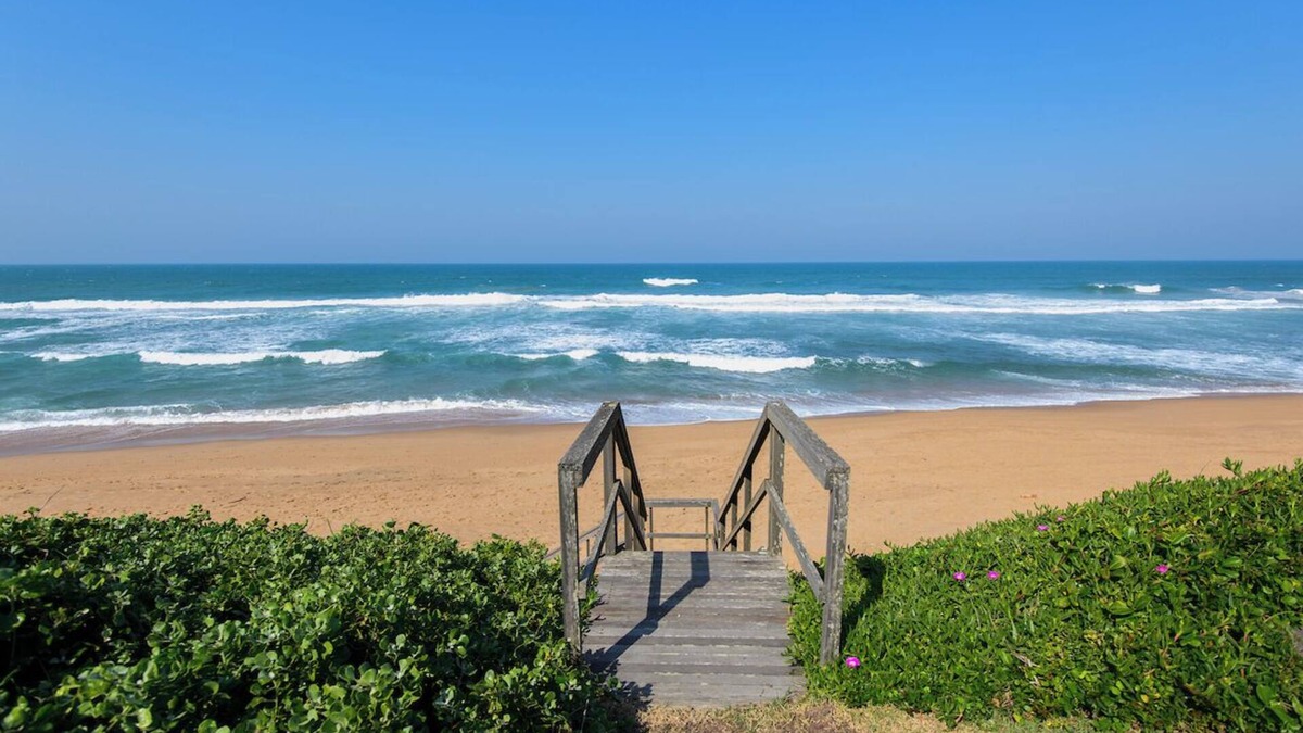 Umhlali Beach House | Tiffany Beach Salt Rock: A beautiful beach house, direct access to the beach.