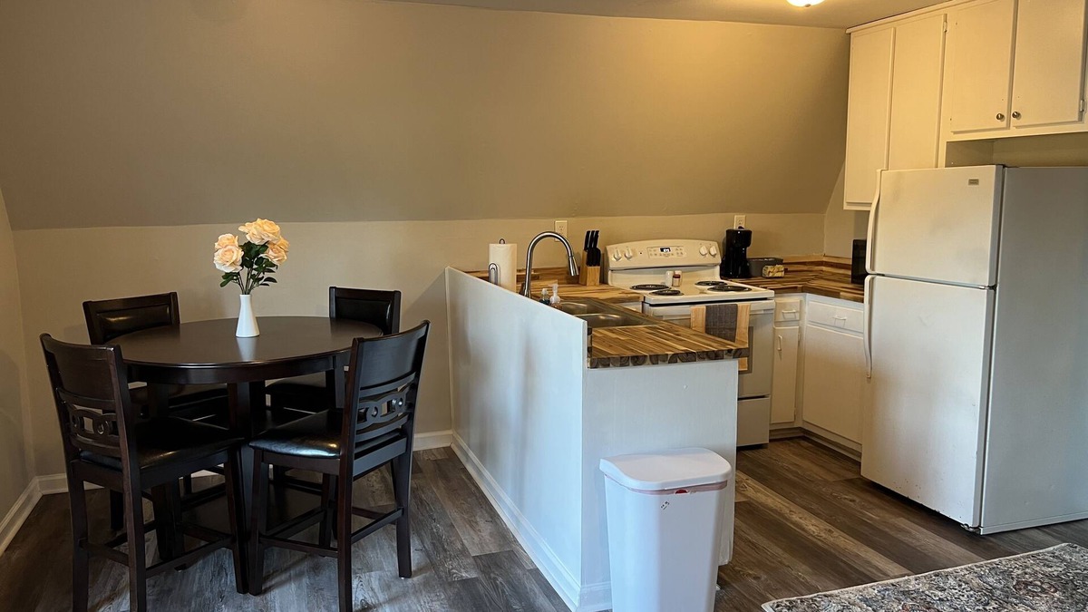 Pendleton Apartment | Tiger's Refuge:Apt A 1br,1ba 10 mins from Clemson University