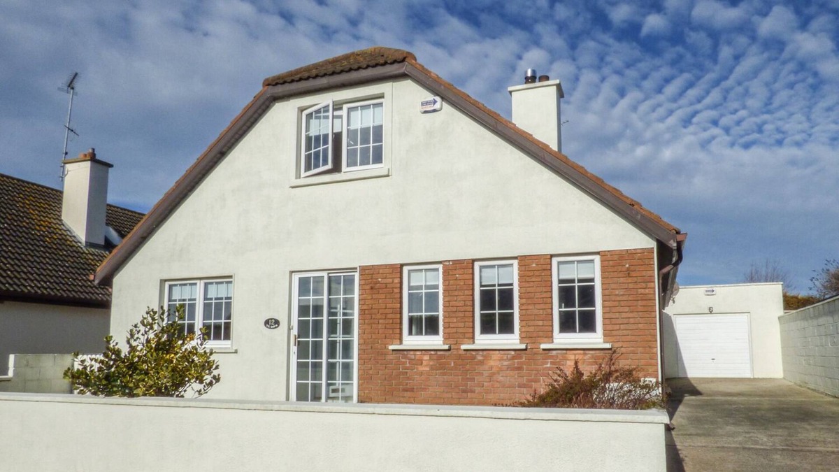 Rosslare Cottage | TIGH BAWN, family friendly in Rosslare Strand, County Wexford