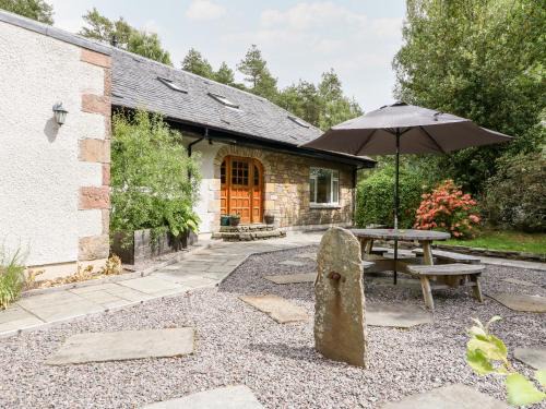 Marybank House | Tigh Na Drochit
