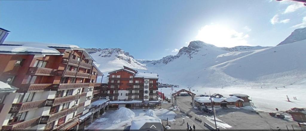 Val Claret Apartment | Tignes rond point des pistes vue panoramique au soleil