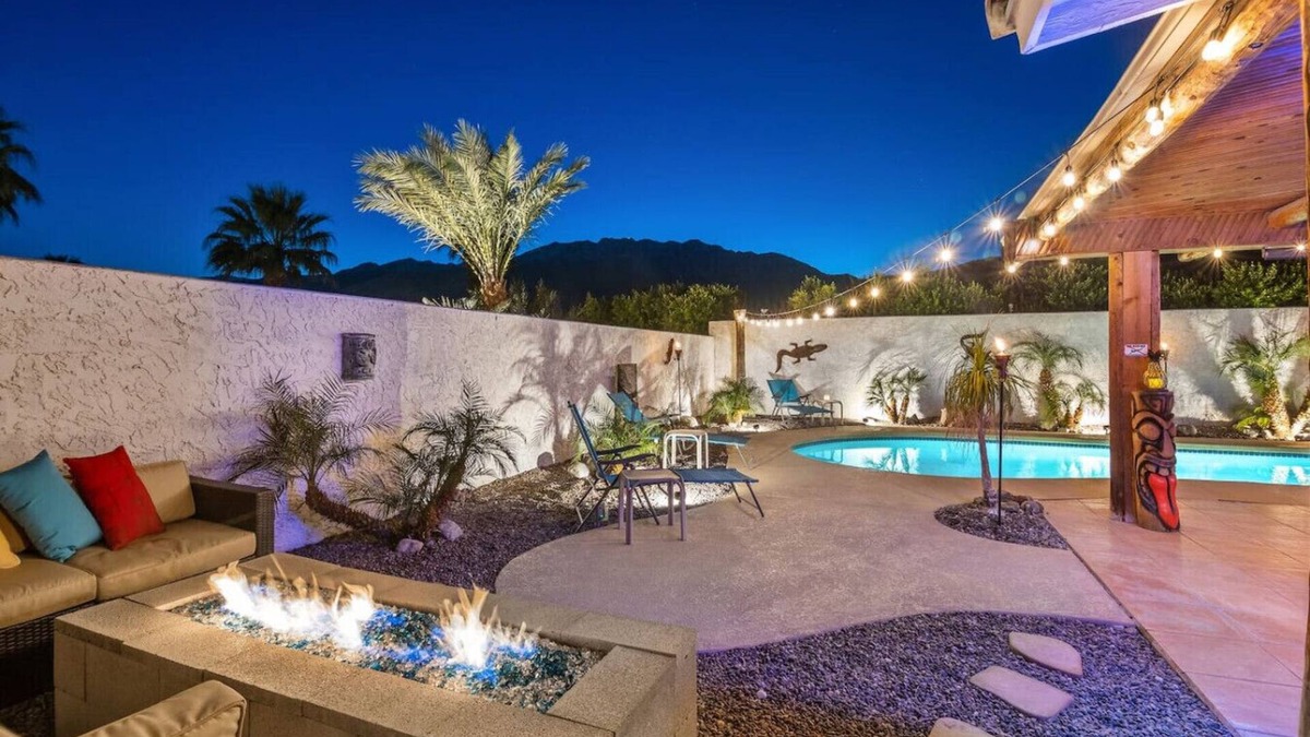 Desert Park Estates House | "TIKI DUNES - #1 Palm Springs Magical Escape"