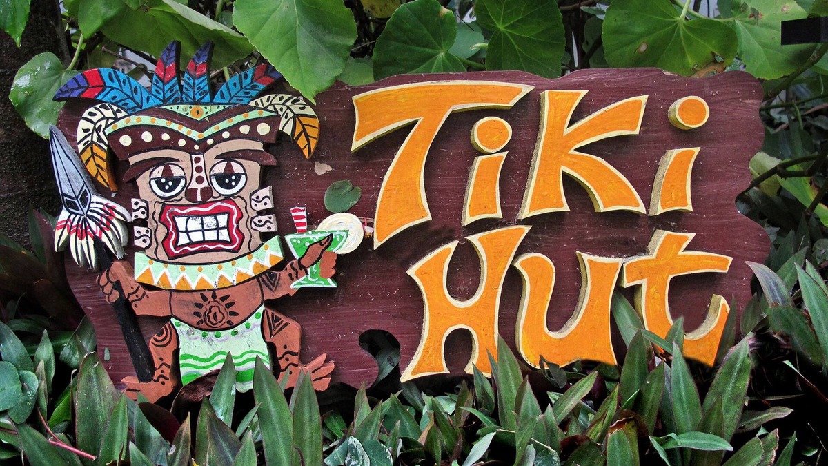 Wainiha Cottage | Tiki Hut Cottage - Lush Tropical Garden, ;Walk to Tunnels Beach TVNCU#5161