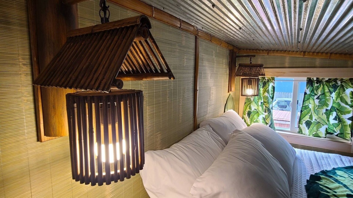 Lakeside Apartment | Tiki Hut - Tiny Digs Lakeshore