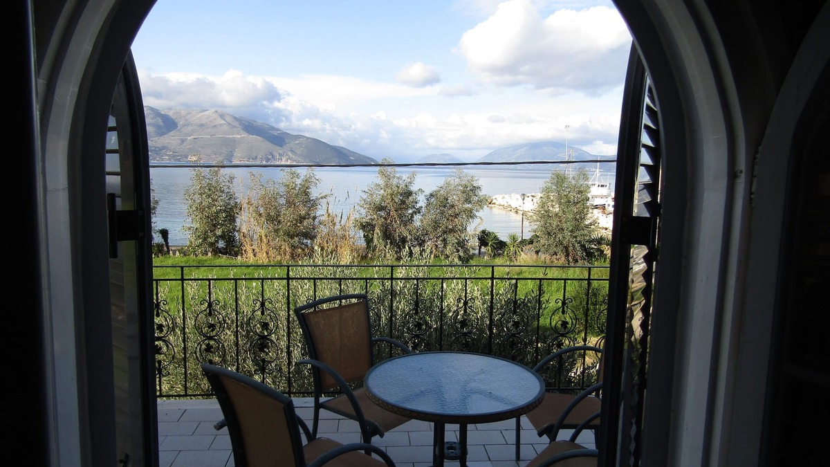 Sami Apartment | Tilde on the beach, Apts - Sami Kefalonia