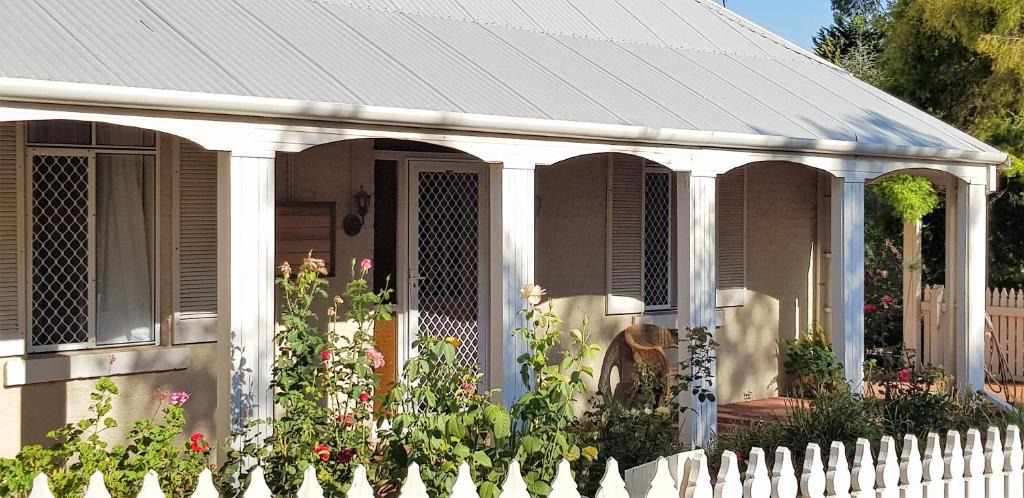 Glen Forrest Apartment | Tillbrook Cottage