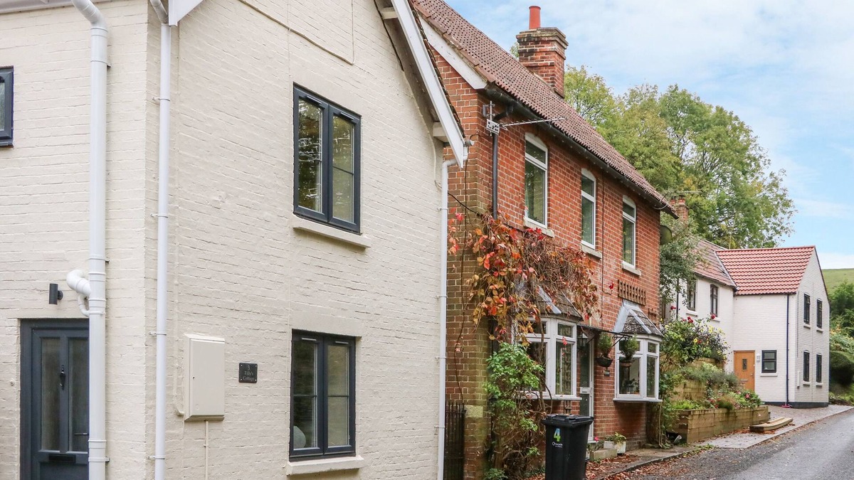 Edington Cottage | TILLY'S COTTAGE, pet friendly, luxury holiday cottage in Edington