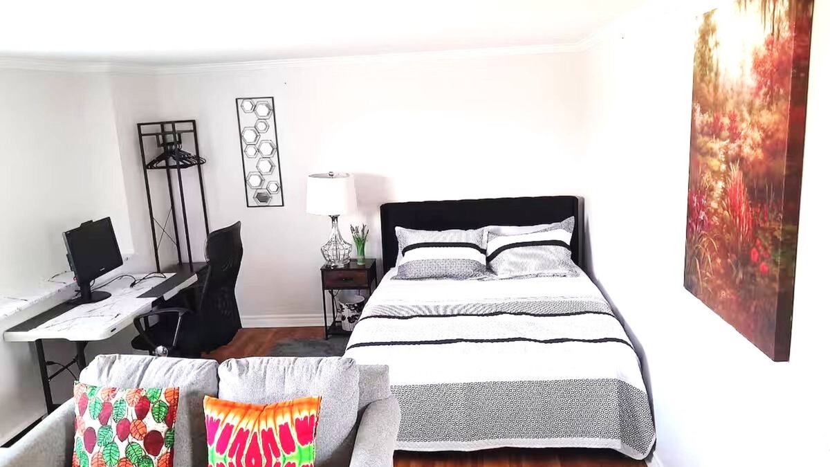 Saint John Apartment | Tilto Executive SuitenCozy Two Bedroom Apartment,n4mins drive to Mcallister mall