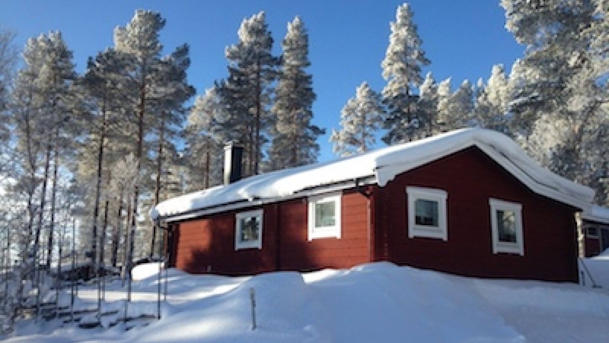 Idre House | Timber cottage with hot tube, sauna, boat, canoe