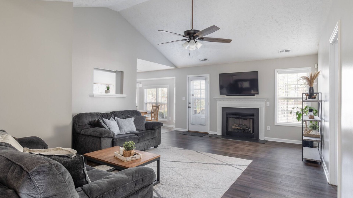 East Fayetteville House | Timber Ridge Guest House - Quiet & Convenient