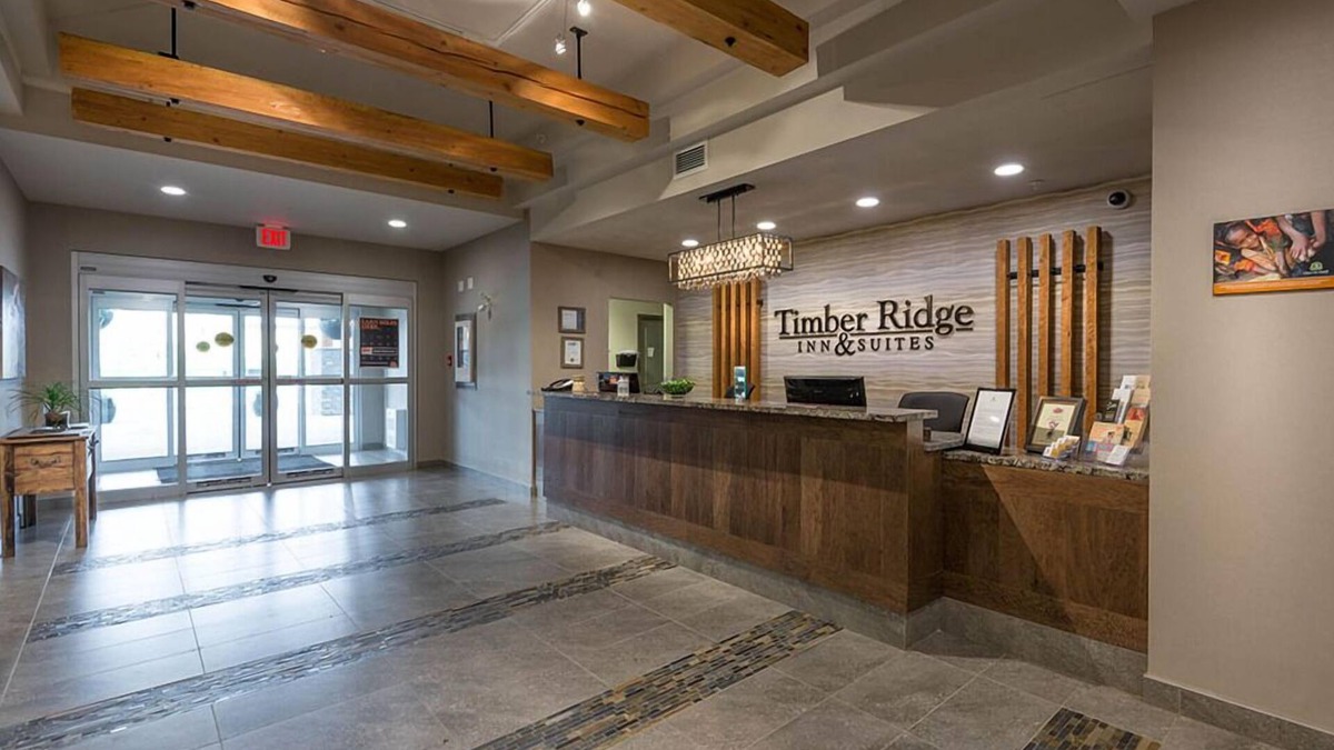Fox Creek Hotel | Timber Ridge Inn and Suites