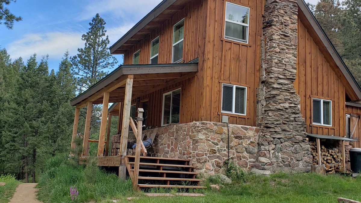 Pine Cabin | Timber Valley Cabin Off grid secluded hideaway, about an hour from Denver