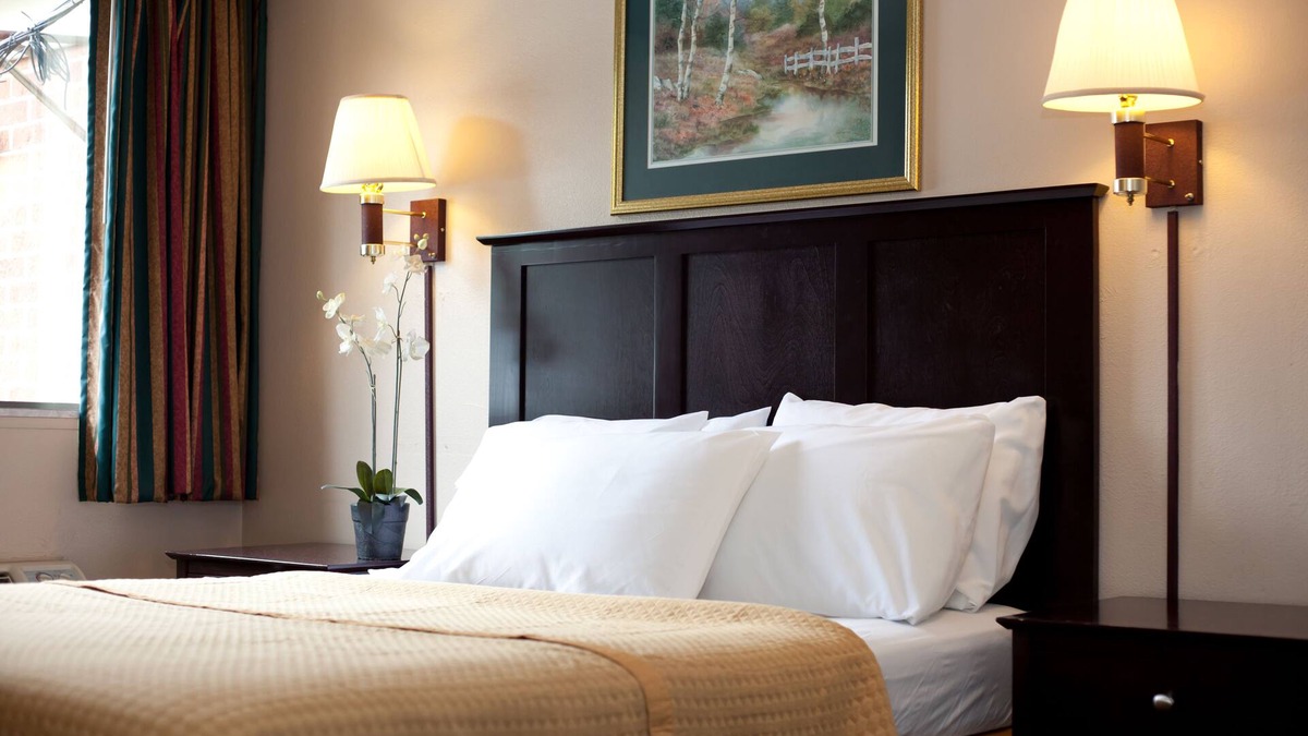 Lynchburg Hotel | Timberlake Motel