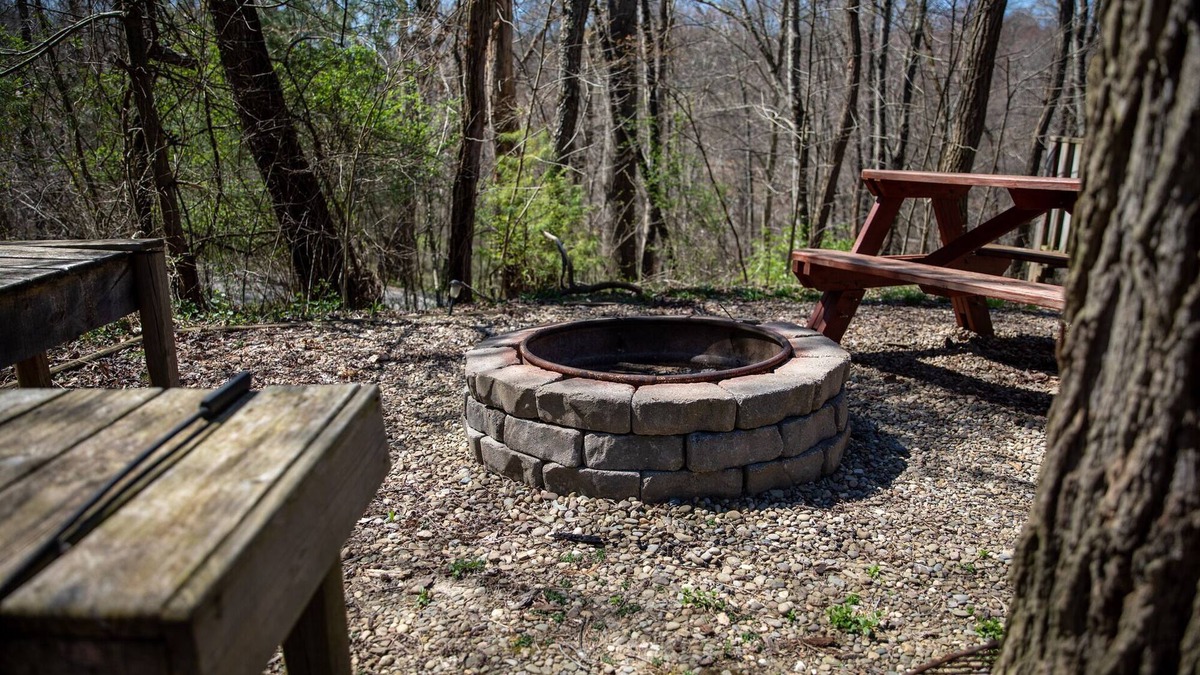 Old Washington Cabin | Timberline Cabins - The Birmingham Cabin, WiFi, Pets, Hot Tub, Fireplace