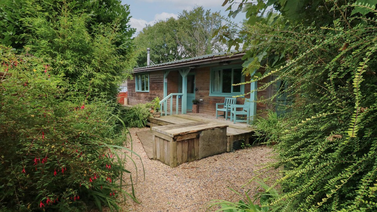 Cosheston Cottage | TIMBERTWIG LODGE, pet friendly, with open fire in Pembroke