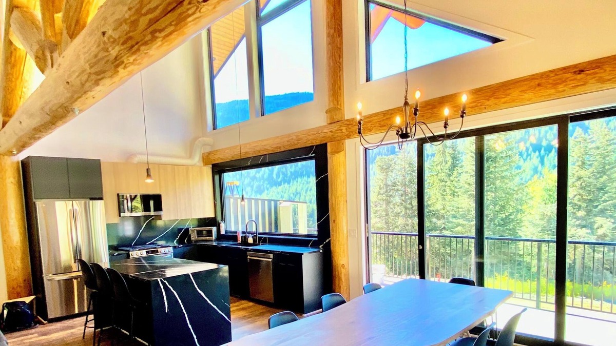 Hemlock Valley Cabin | Timberwolf A- New Luxury Lodge *HOT TUB* GAMES ROOM*