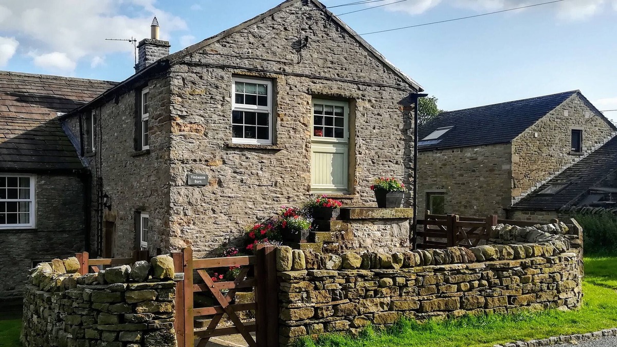 Carperby House | Timbessie Barn in the heart of traditional Wensleydale village, Yorkshire Dales.