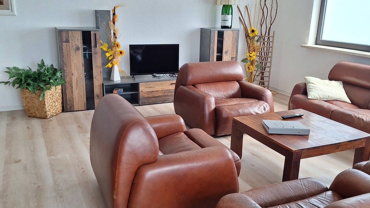 Riegelsberg Apartment | Time out in Saarlandn153 sqm - 4 bedrooms, living room, kitchen, 2 bathrooms